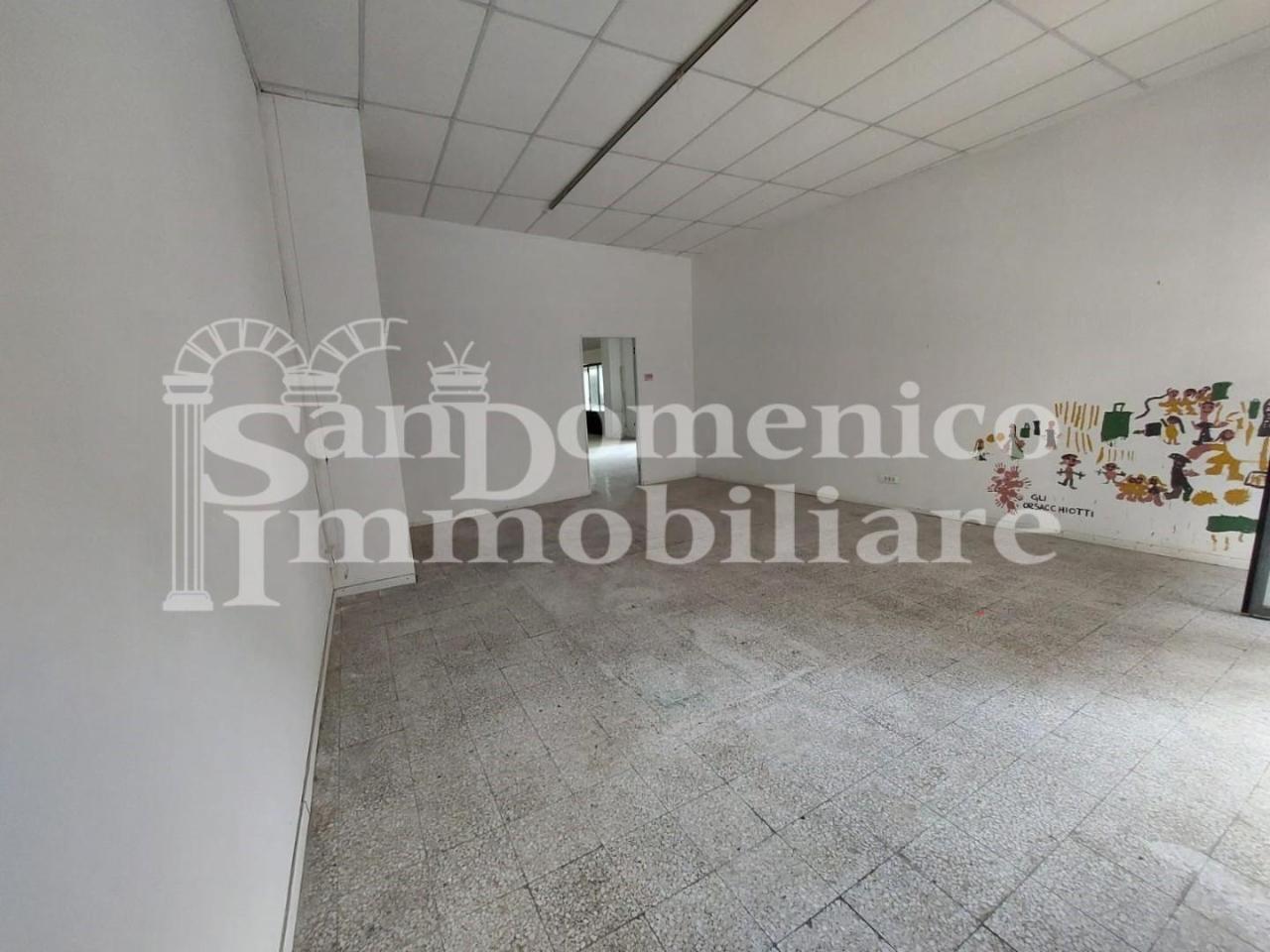 Negozio in , Cascina, {3} - Foto 2