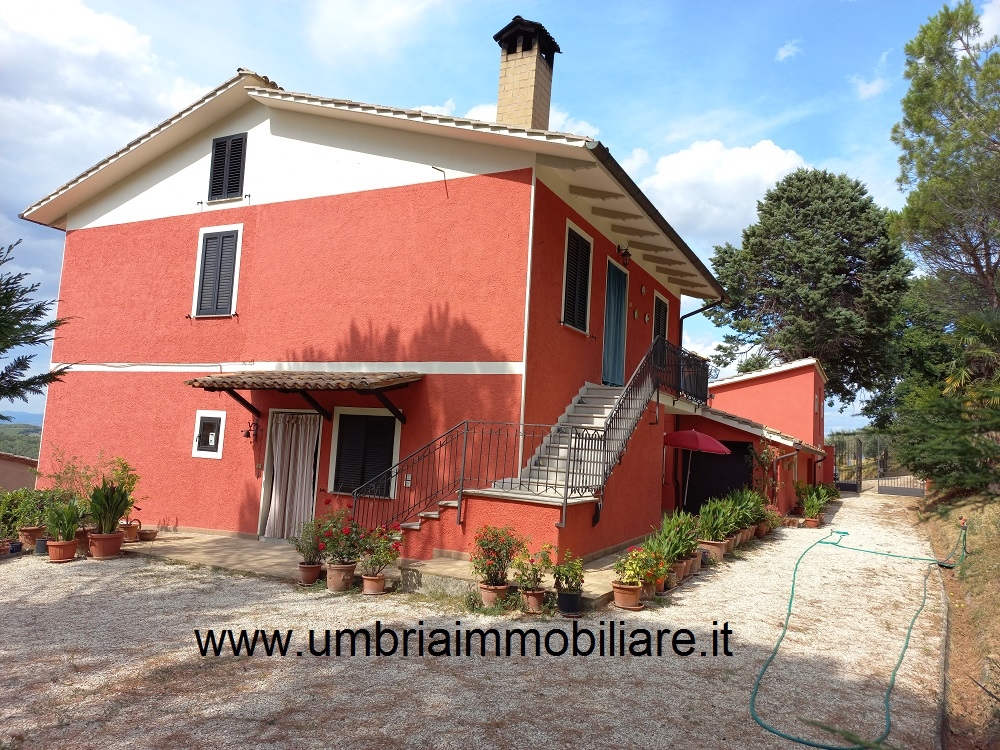 Azienda agricola in , Bevagna - Foto 1