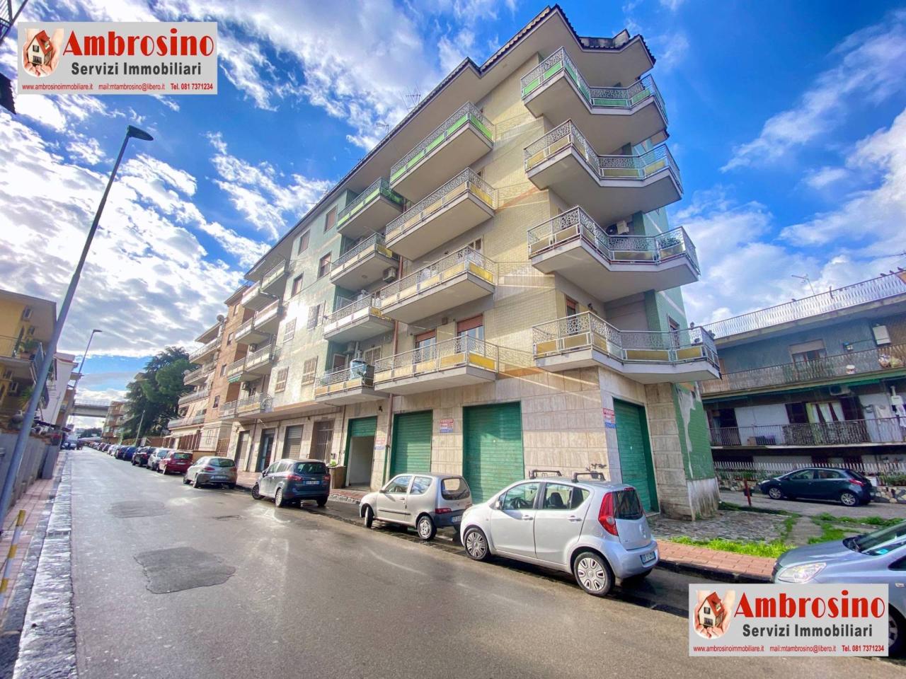Negozio in Via Giuseppe Mazzini 67, Arzano, {3} - Foto 1