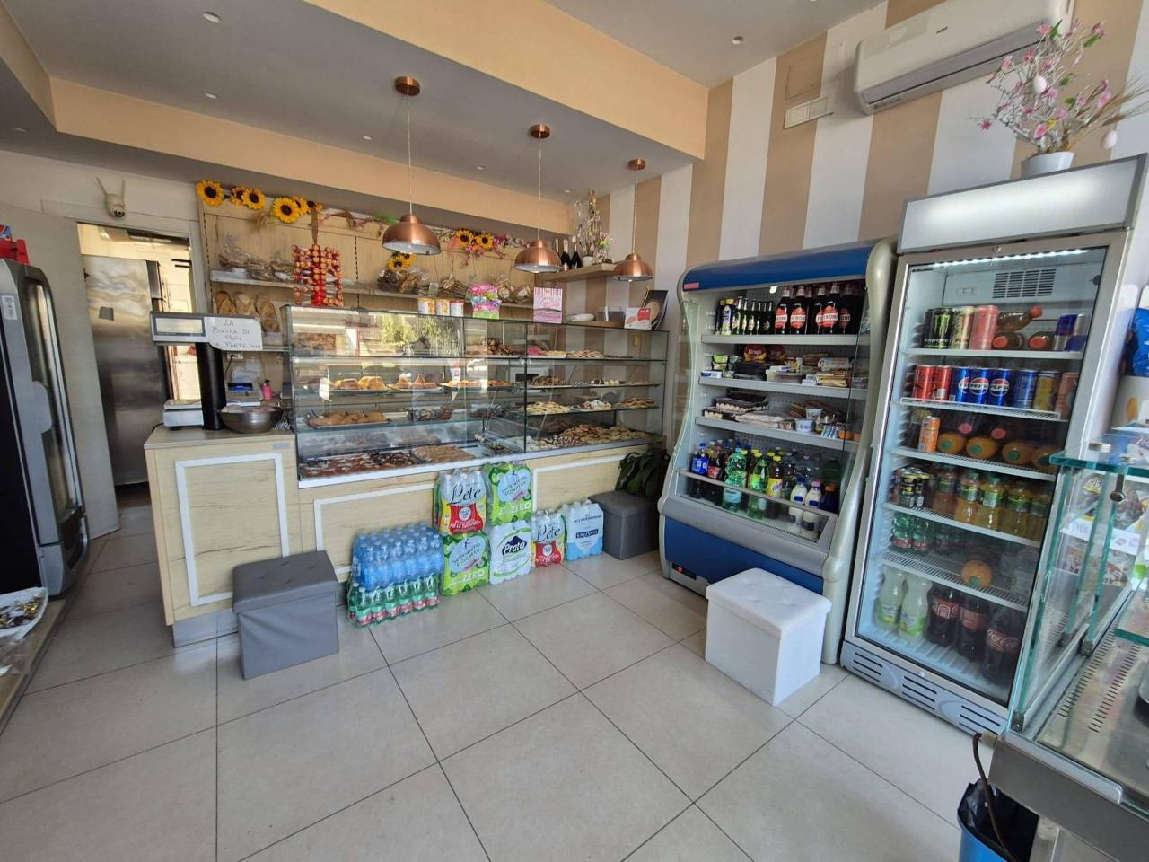 Negozio in Via Martiri d'Ungheria, Scafati, {3} - Foto 1