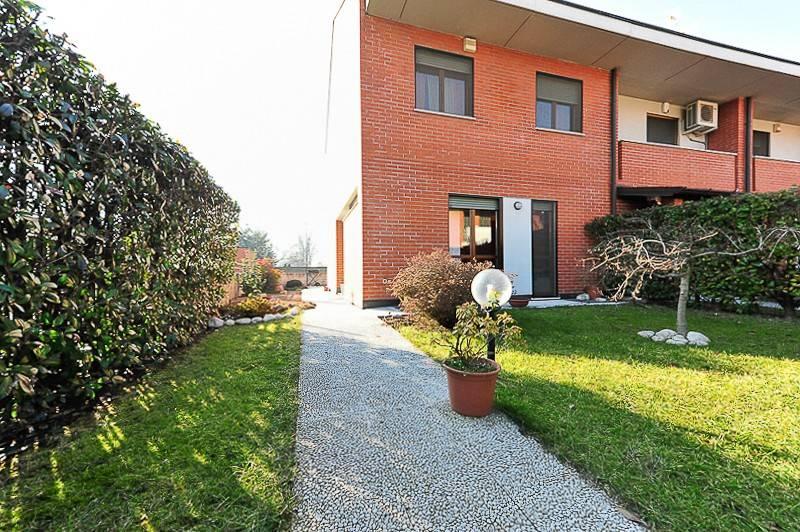 Villa a schiera in vendita a Castano Primo