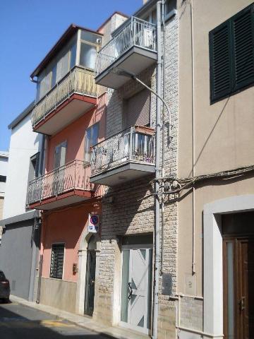 Detached house in Via Giovanni Scassi 14, Acquaviva delle Fonti - Photo 1