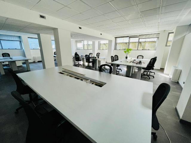 Shared office in Viale Francesco Restelli 3/7, Milano - Photo 1