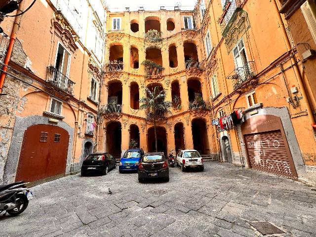 Warenlager in Via San Giuseppe dei Nudi, Napoli - Foto 1