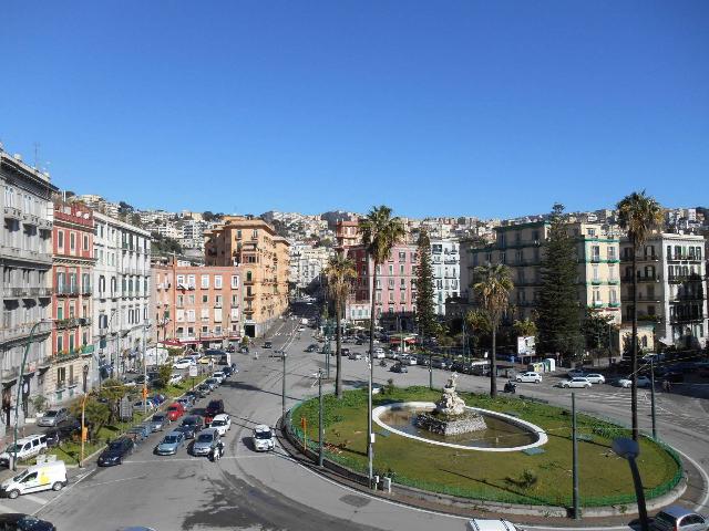 Magazzino in Piazza Sanazzaro 200, Napoli - Foto 1