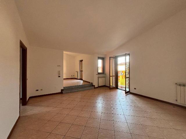 3-room flat in Via Camillo Benso di Cavour, San Colombano al Lambro - Photo 1