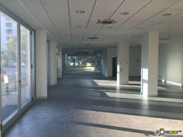 Palazzina commerciale in {3}, Viale Giosuè Carducci - Foto 1