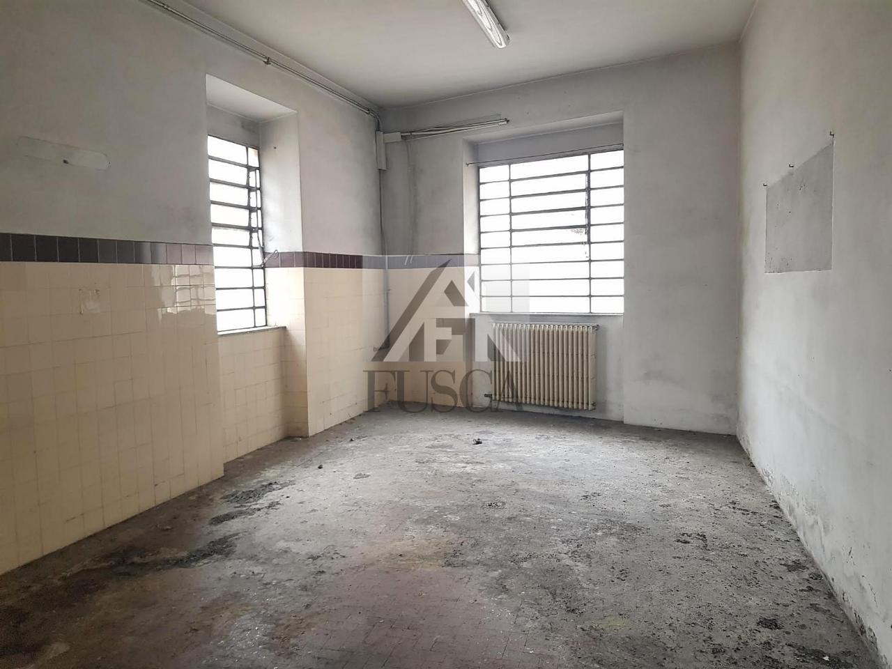 Palazzina commerciale in Viale San Concordio, Lucca, {3} - Foto 2