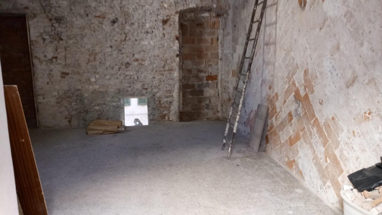Magazzino in Via S. Nicolao 68, Lucca - Foto 1