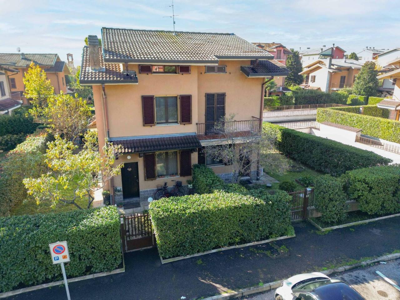 Villa in vendita a Pogliano Milanese