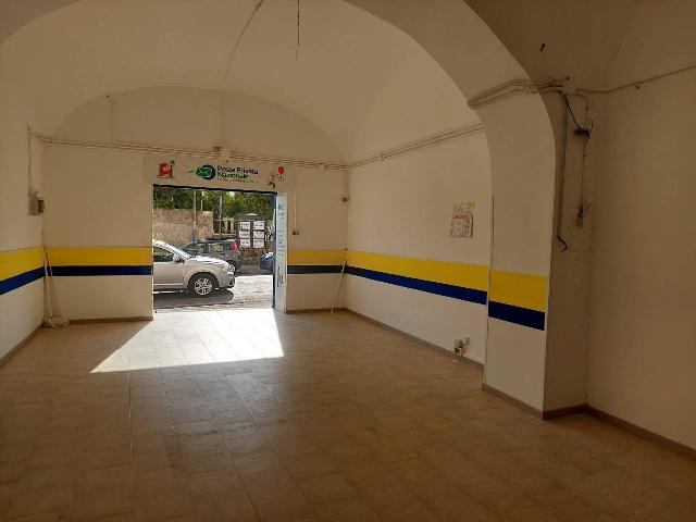 Shop in Via Giovanni Battista Pergolesi, Pozzuoli - Photo 1