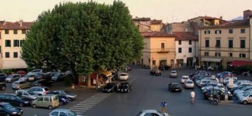 Esercizio commerciale in Via Fillunngo 3, Lucca, {3} - Foto 2
