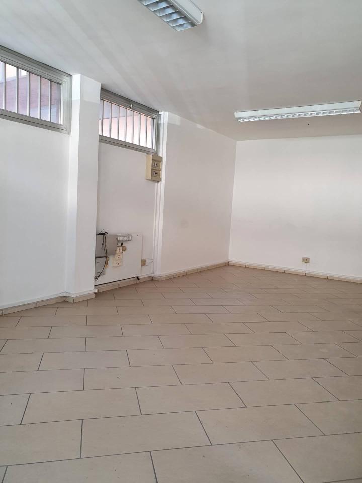 Ufficio in Via delle Tagliate di San Marco, Lucca, {3} - Foto 2