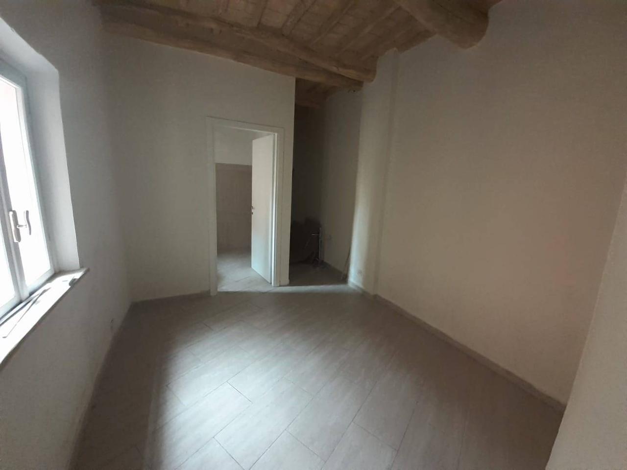Esercizio commerciale in Via Borgo Giannotti, Lucca, {3} - Foto 2