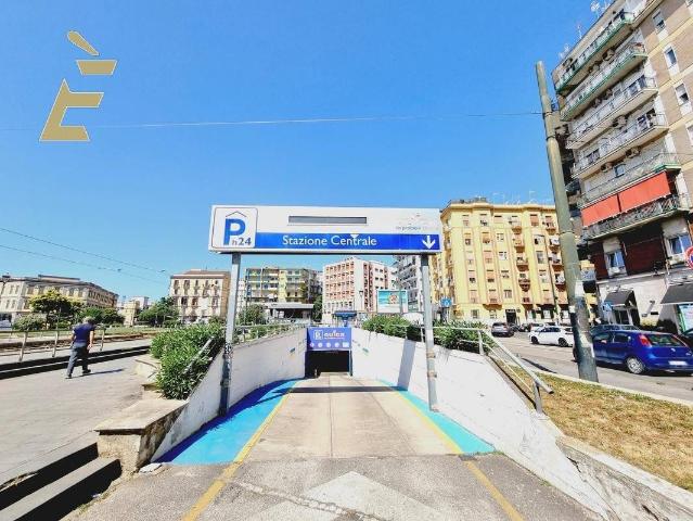 Garage or car box in Piazza Nazionale Snc, Napoli - Photo 1