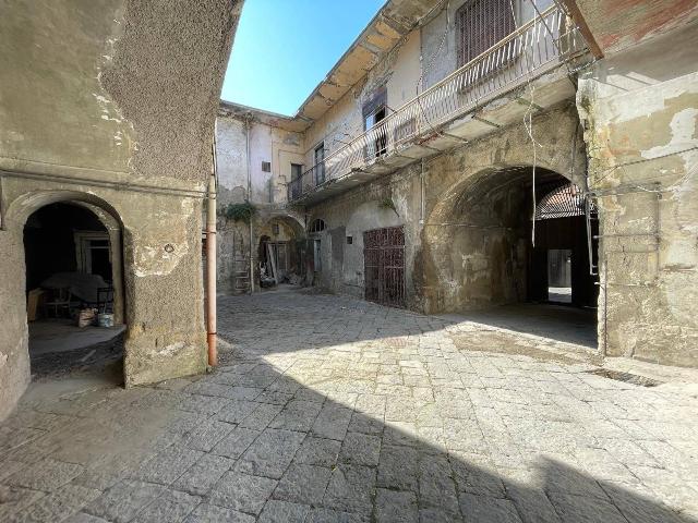 Palazzina commerciale in Via Licoda, Giugliano in Campania - Foto 1