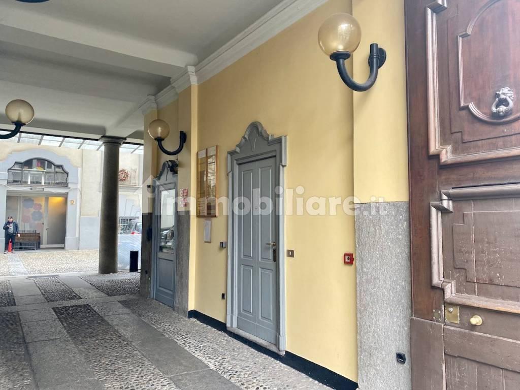 Palazzina commerciale in affitto a Milano