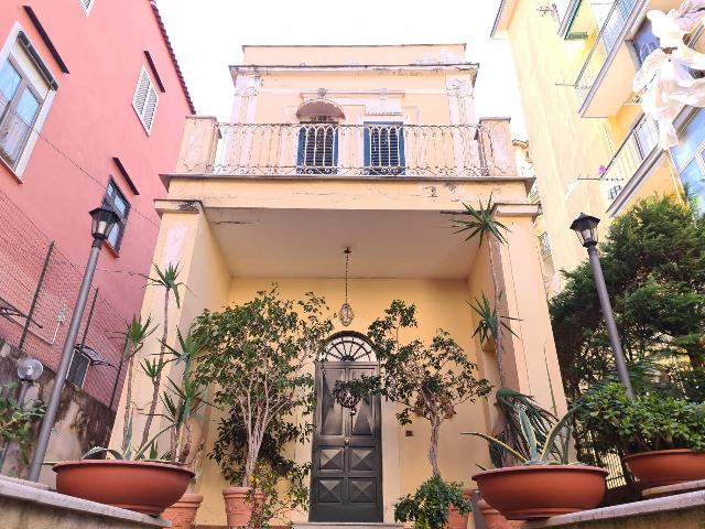 Mansion in Via Gaetano De Bottis, Torre del Greco - Photo 1