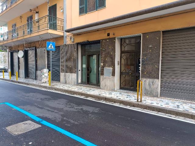 Negozio in Viale Ungheria, Torre del Greco - Foto 1