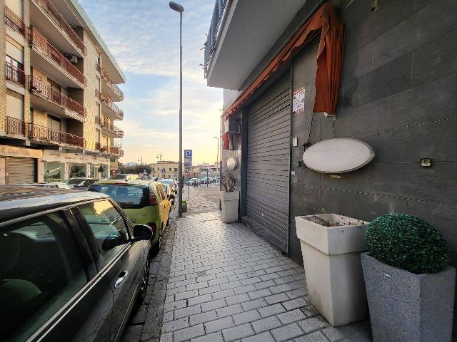 Geschäft in Via Giovanni Battista Pergolesi, Pozzuoli - Foto 1