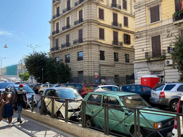 Geschäft in Via Pasquale Stanislao Mancini, Napoli - Foto 1