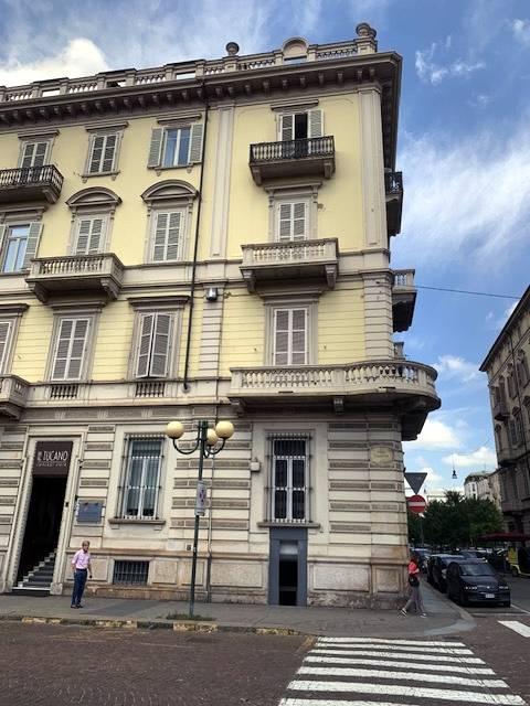 Negozio in Piazza Solferino 14, Torino, {3} - Foto 2