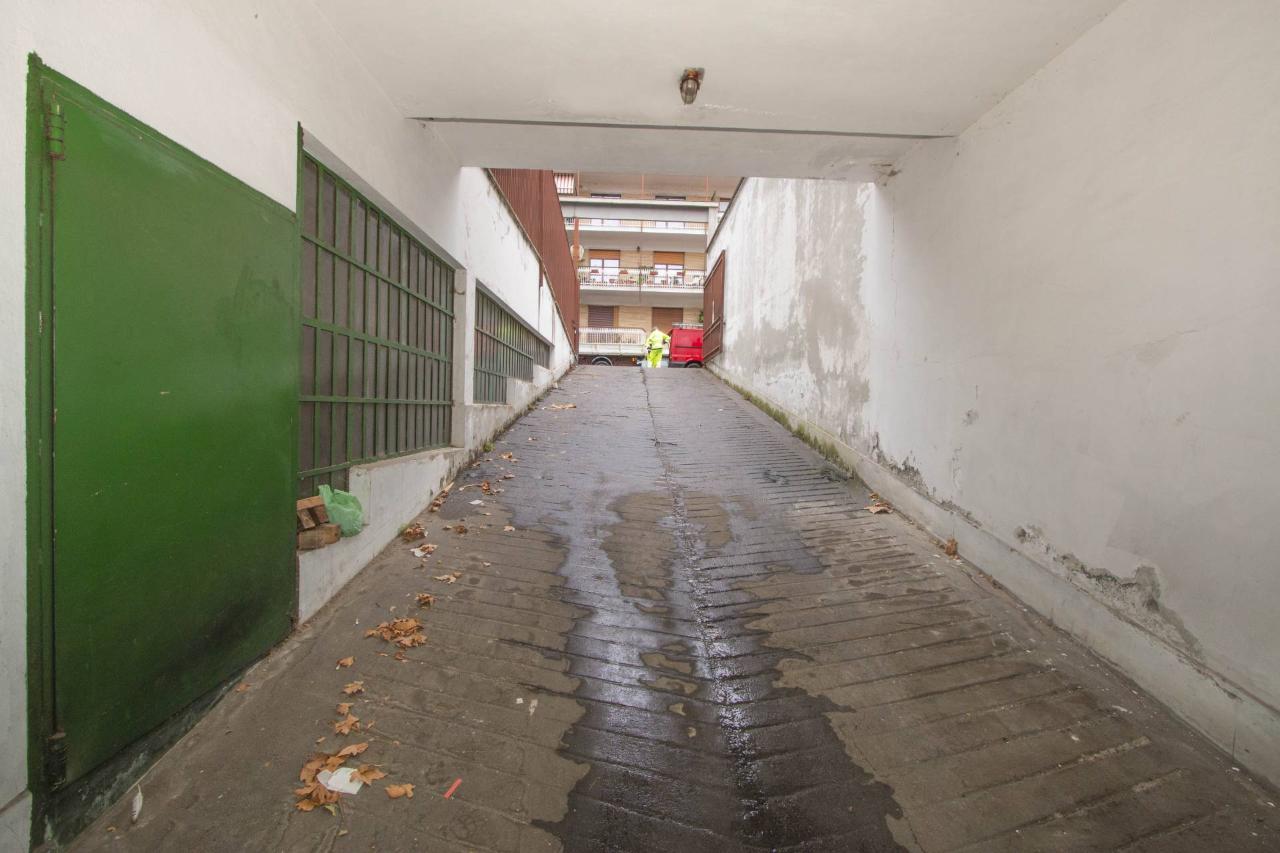 Magazzino in Via Alasonatti 9, Torino - Foto 1