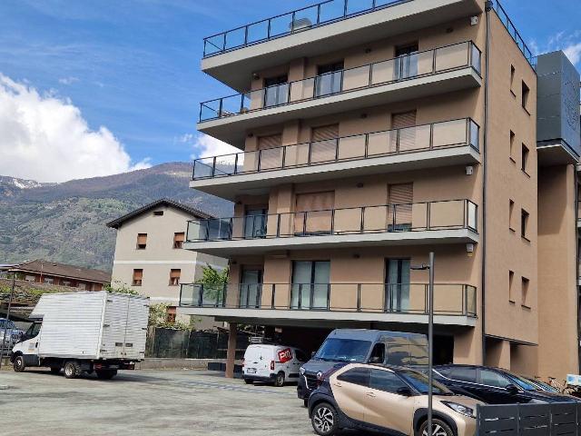 Trilocale in Corso Lancieri d'Aosta 9, Aosta - Foto 1