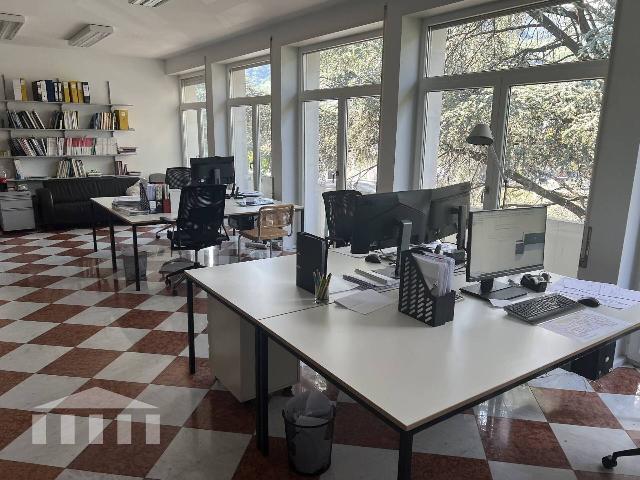 Shared office in {3}, Piazza della Vittoria, 3, 39100 Bolzano Bz, Italia - Photo 1