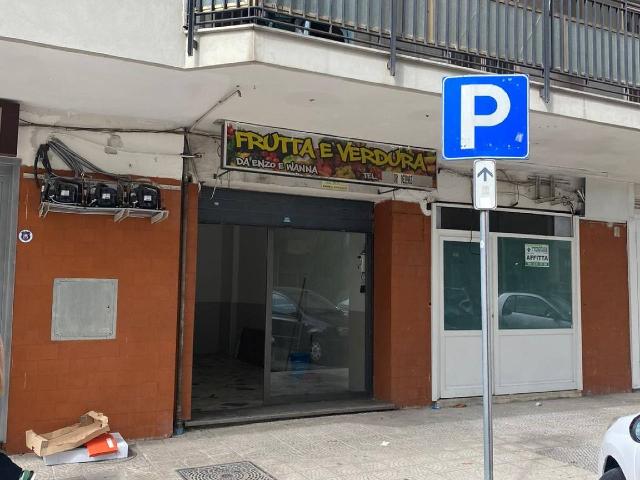 Negozio in Via Salvo d'Acquisto, San Giorgio a Cremano - Foto 1