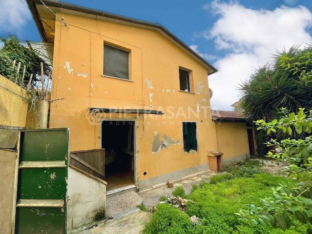 Detached house in Via Padre Eugenio Barsanti 3, Pietrasanta - Photo 1