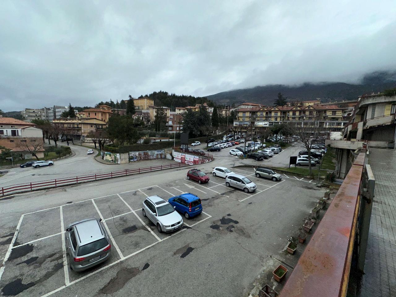Ufficio in Piazzale Ex Orti Mavarelli, Gualdo Tadino, {3} - Foto 2
