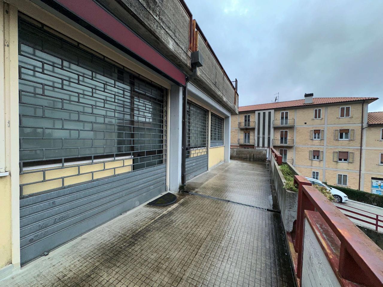Ufficio in Piazzale Ex Orti Mavarelli, Gualdo Tadino, {3} - Foto 1