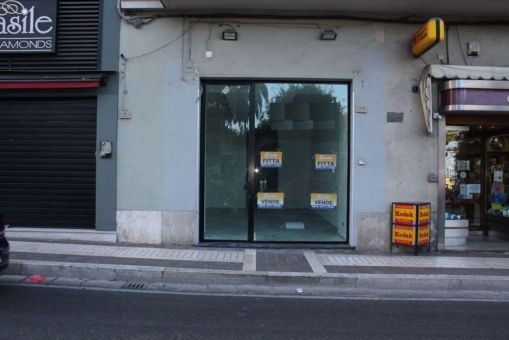 Negozio in Via Vitruvio 106, Formia, {3} - Foto 1