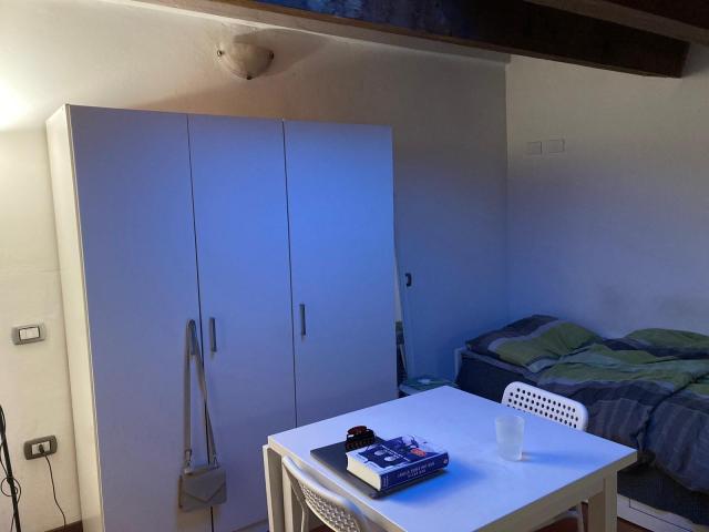 One-room flat in Borgo Naviglio 32, Parma - Photo 1