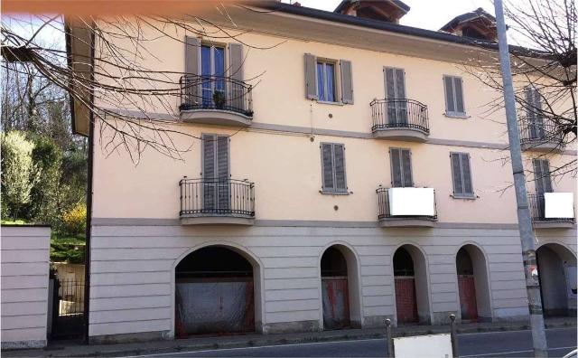 3-room flat in Via Emiliani, Merone - Photo 1