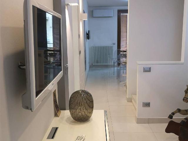 4-room flat in Viale Matteotti, Montevarchi - Photo 1