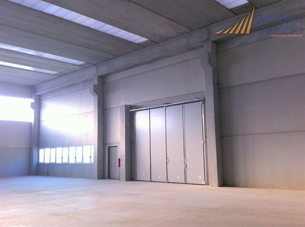 Capannone in Via Leonardo da Vinci 28, Cambiago, {3} - Foto 2