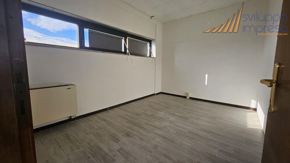 Ufficio in Via Lomellina 8, Cernusco Sul Naviglio, {3} - Foto 2