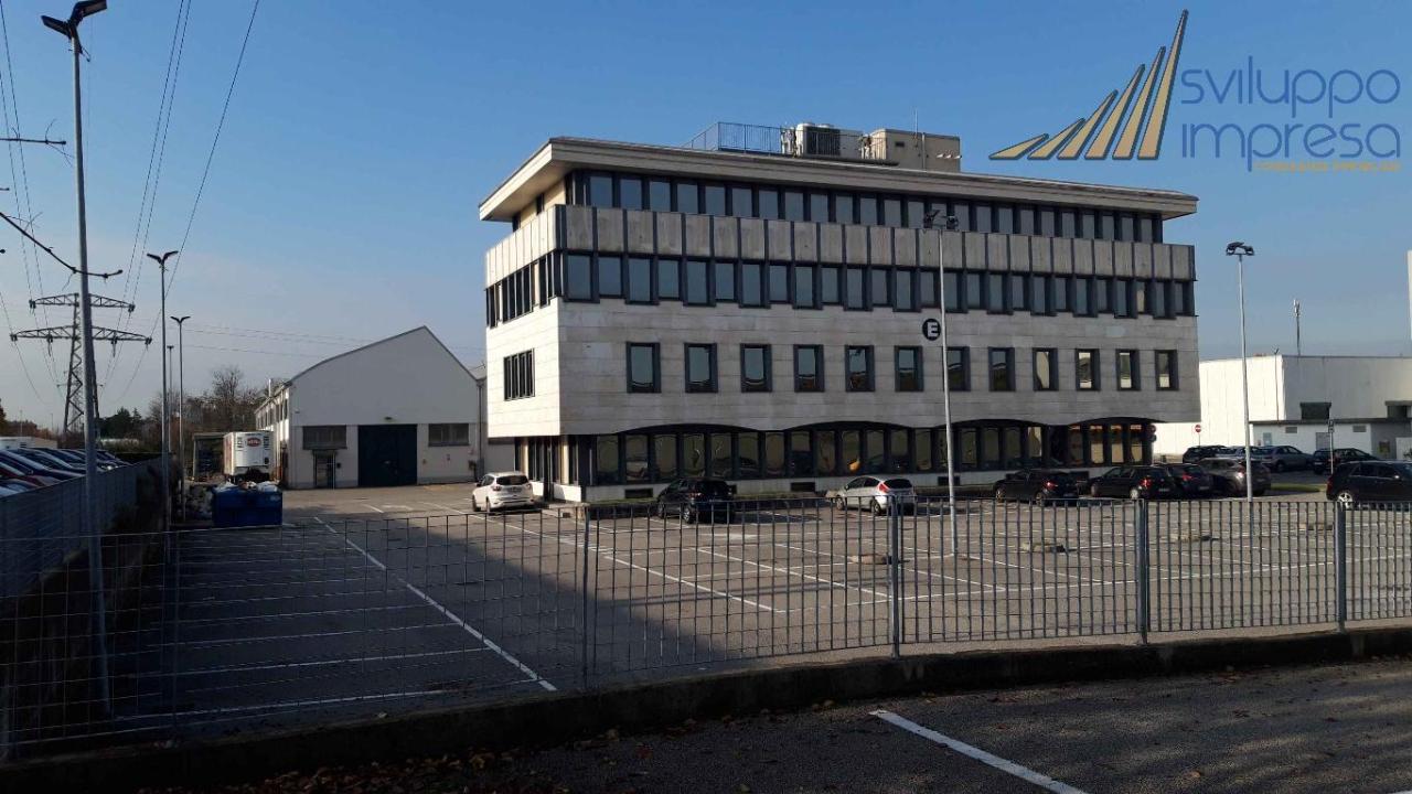 Ufficio in Via delle Industrie 17 F5/F10, Caponago, {3} - Foto 2