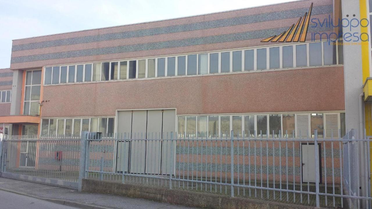 Capannone in Via Giorgio La Pira, Brugherio, {3} - Foto 2