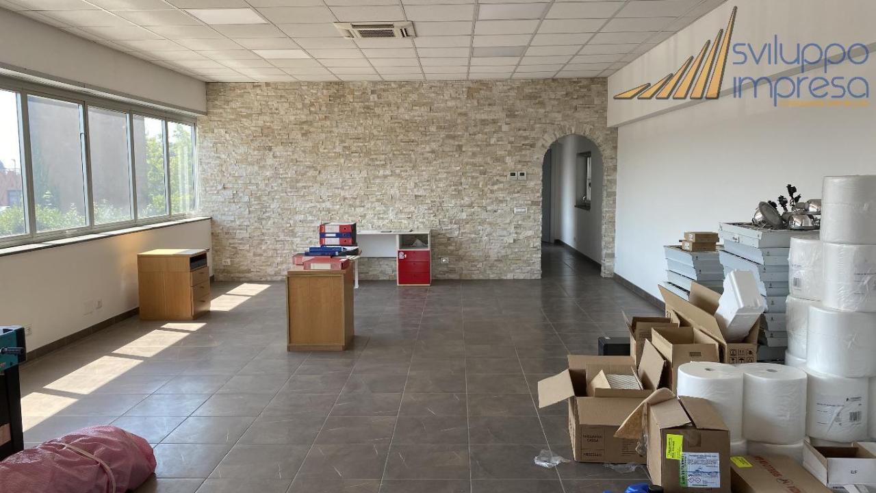 Ufficio in Via del Commercio 5/3, Bernareggio, {3} - Foto 2