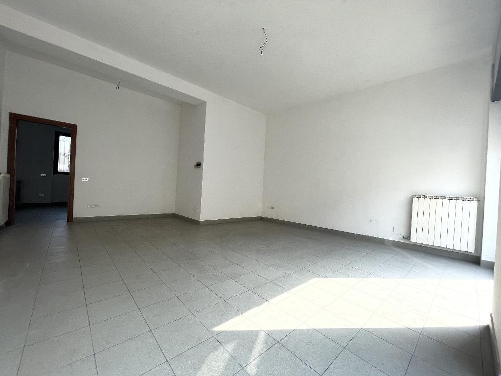 Negozio in Fagnani, Sedriano, {3} - Foto 1