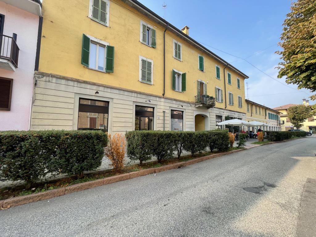 Negozio in Via Vittorio Veneto 16, Vittuone, {3} - Foto 1