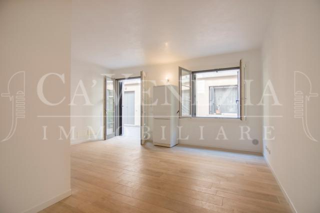 2-room flat, Venezia - Photo 1