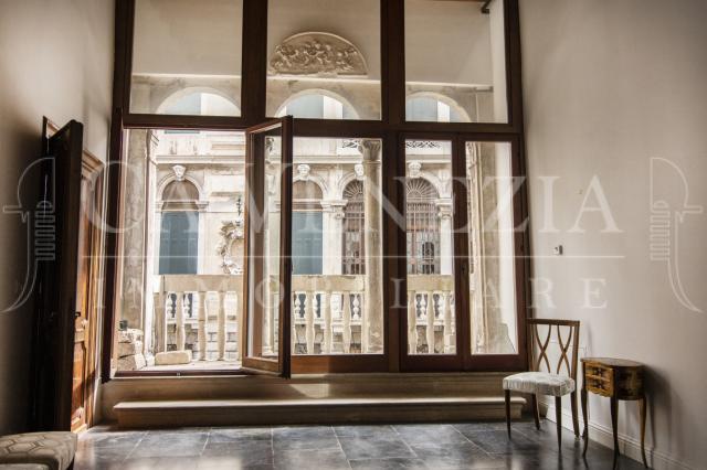 4-room flat in Campo Santa Maria dei Miracoli, Venezia - Photo 1