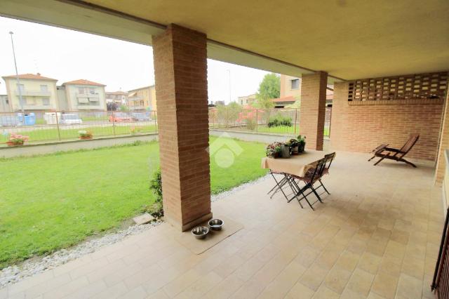 2-room flat in Via Ugo Foscolo 47, Brescello - Photo 1