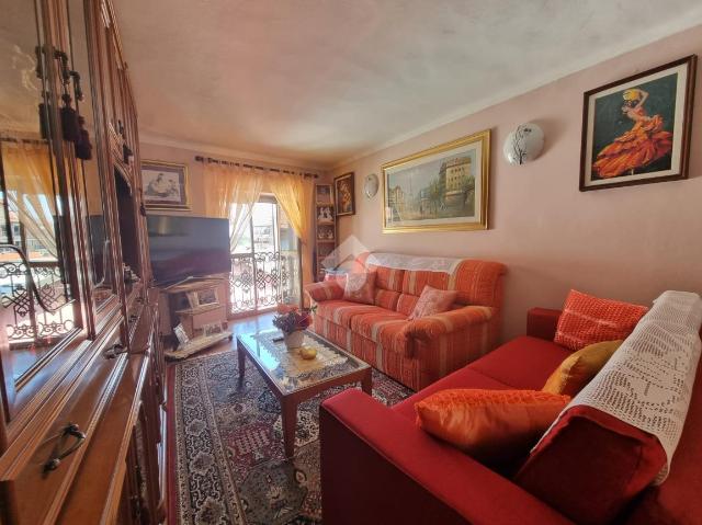 Vierzimmerwohnung in Via Vittorio Veneto 20, Gassino Torinese - Foto 1