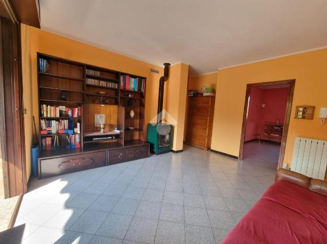 4-room flat in Via Lorenzini 12, Gassino Torinese - Photo 1