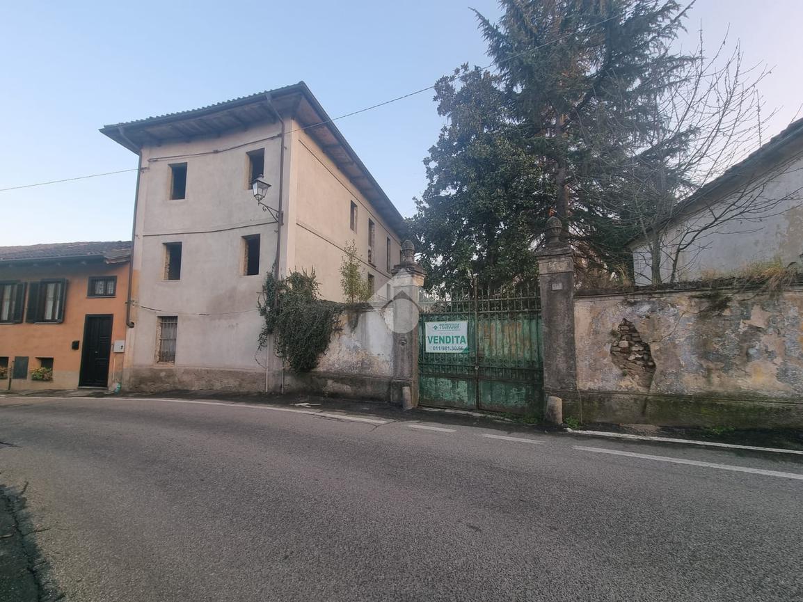 Casa indipendente in vendita a Gassino Torinese